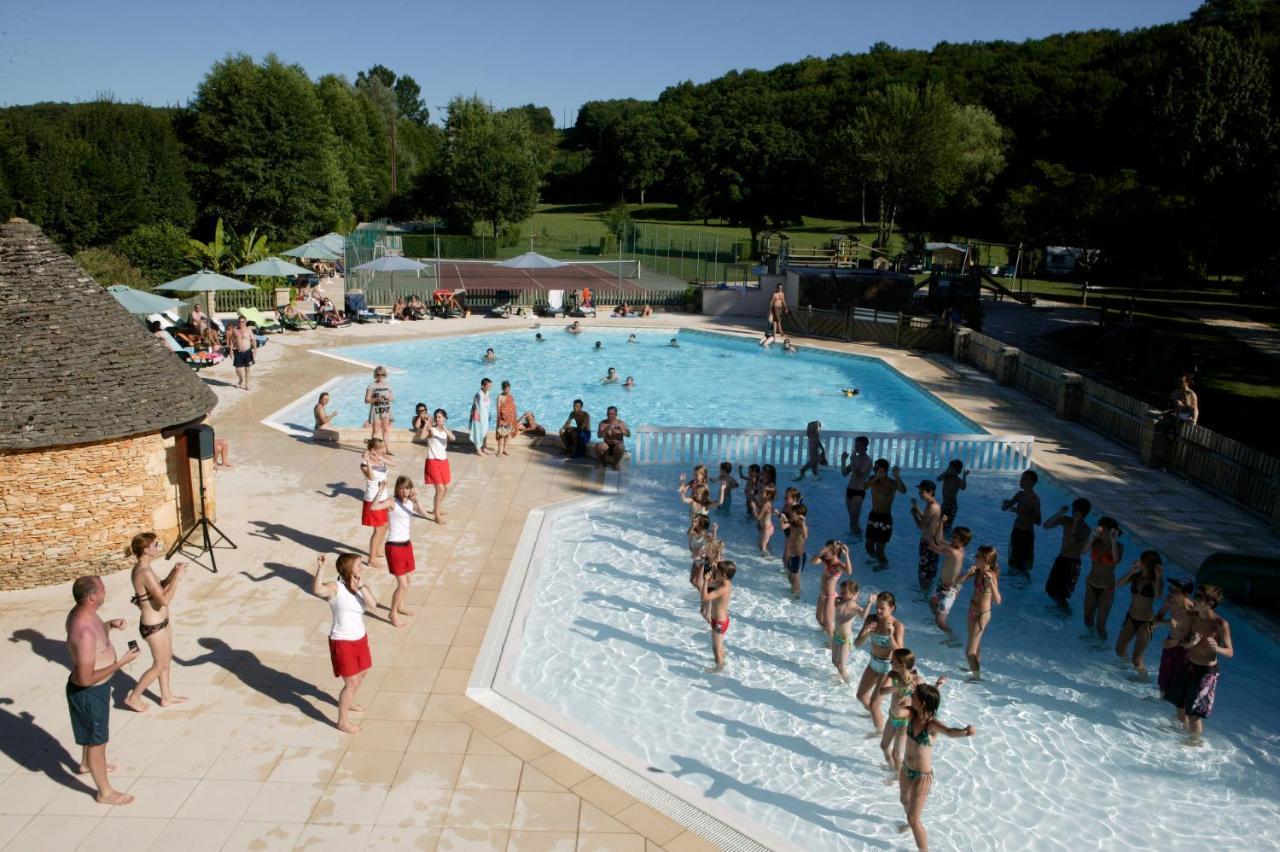 Hôtel Camping Sunissim Le Moulin du Roch 5 stars by Locatour à Sarlat Extérieur photo